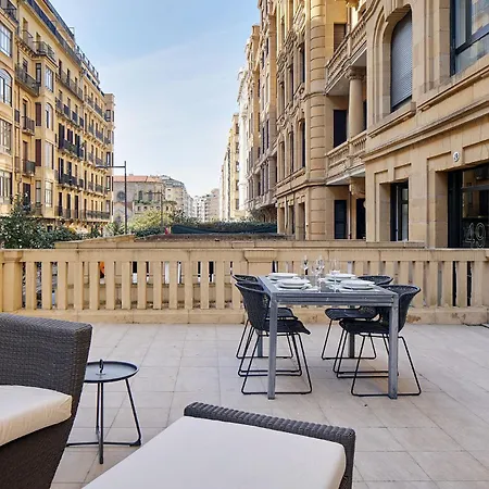 The Collection - Aura Apartment