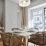 Apartment The Collection - Aura *