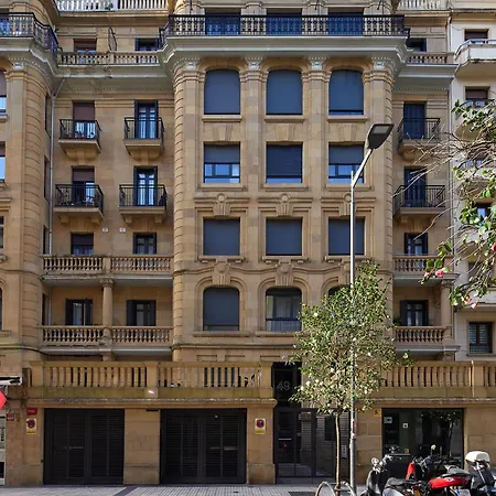 The Collection - Aura 아파트