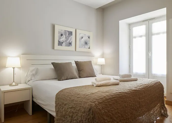 The Collection - Aura 아파트